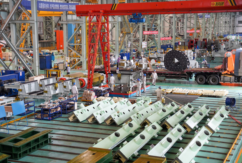 这是位于重庆市江津区的中冶赛迪装备有限公司冶金装备生产车间（2021年9月6日摄）。新华社记者 刘潺 摄