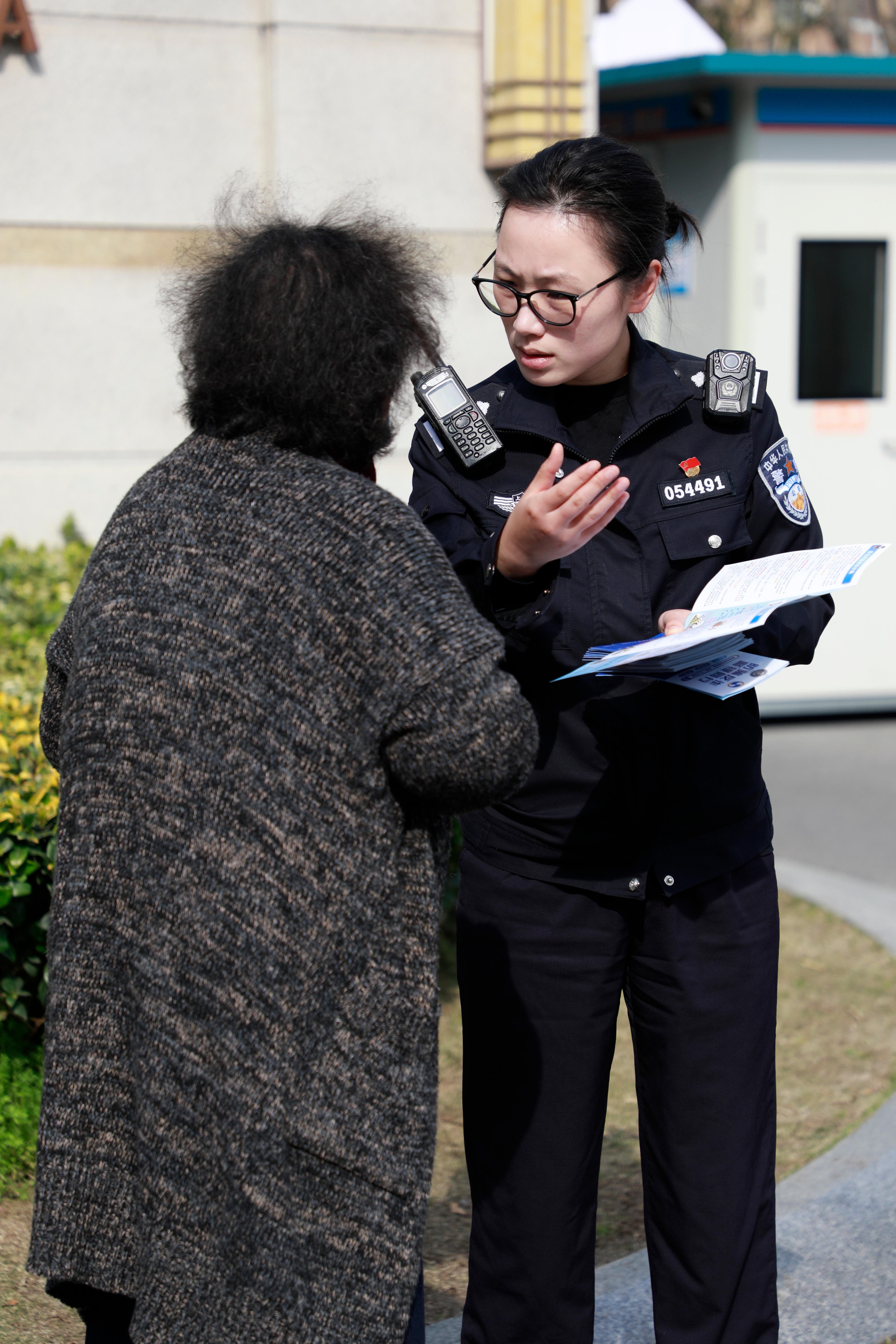 80后青浦分局赵巷派出所社区民警史晓燕。